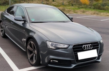 Xe Audi A5 của em thế này có phải bị lỗi ?